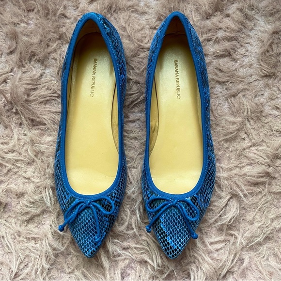 Banana republic blue pointed ballet flats sz 9 1/2 - Picture 1 of 10